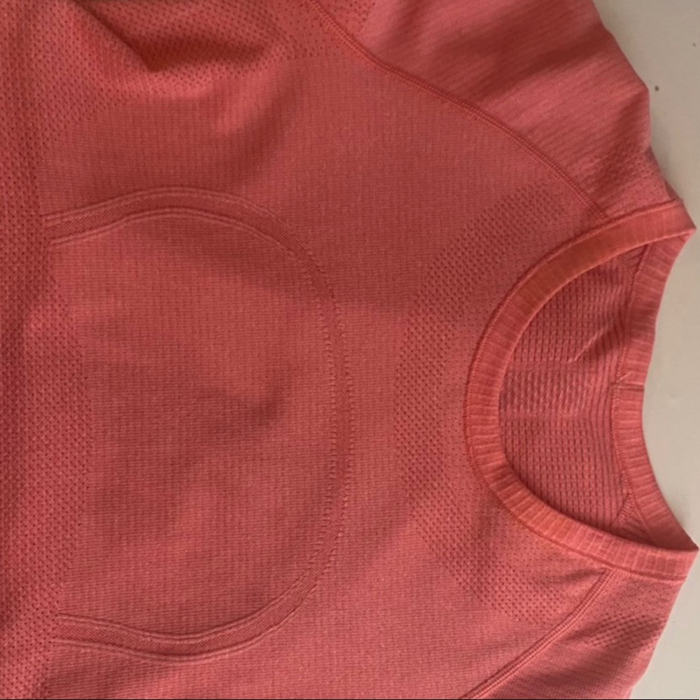 Super cute LULULEMON top!
